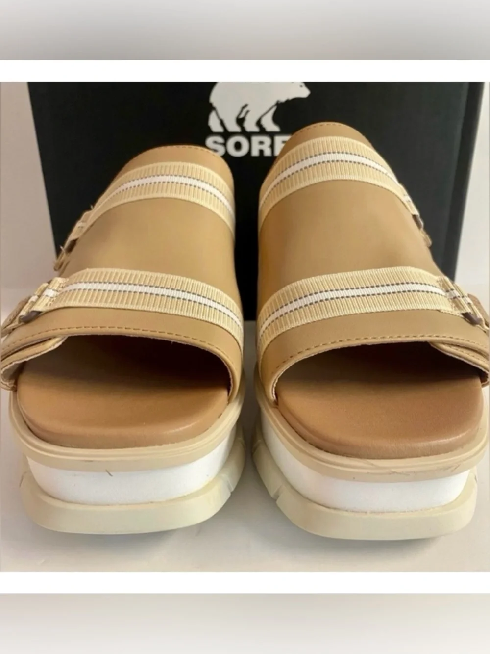 NWT Sorel Joanie Slip On  Wedge Platform Sandal in Beige and Cream Size 10